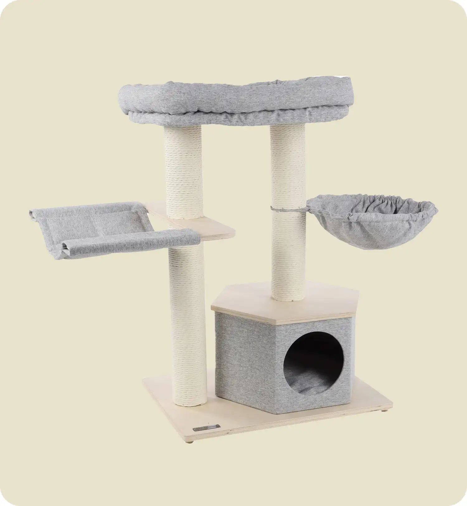 Arbre à chat avec hamacs et niche