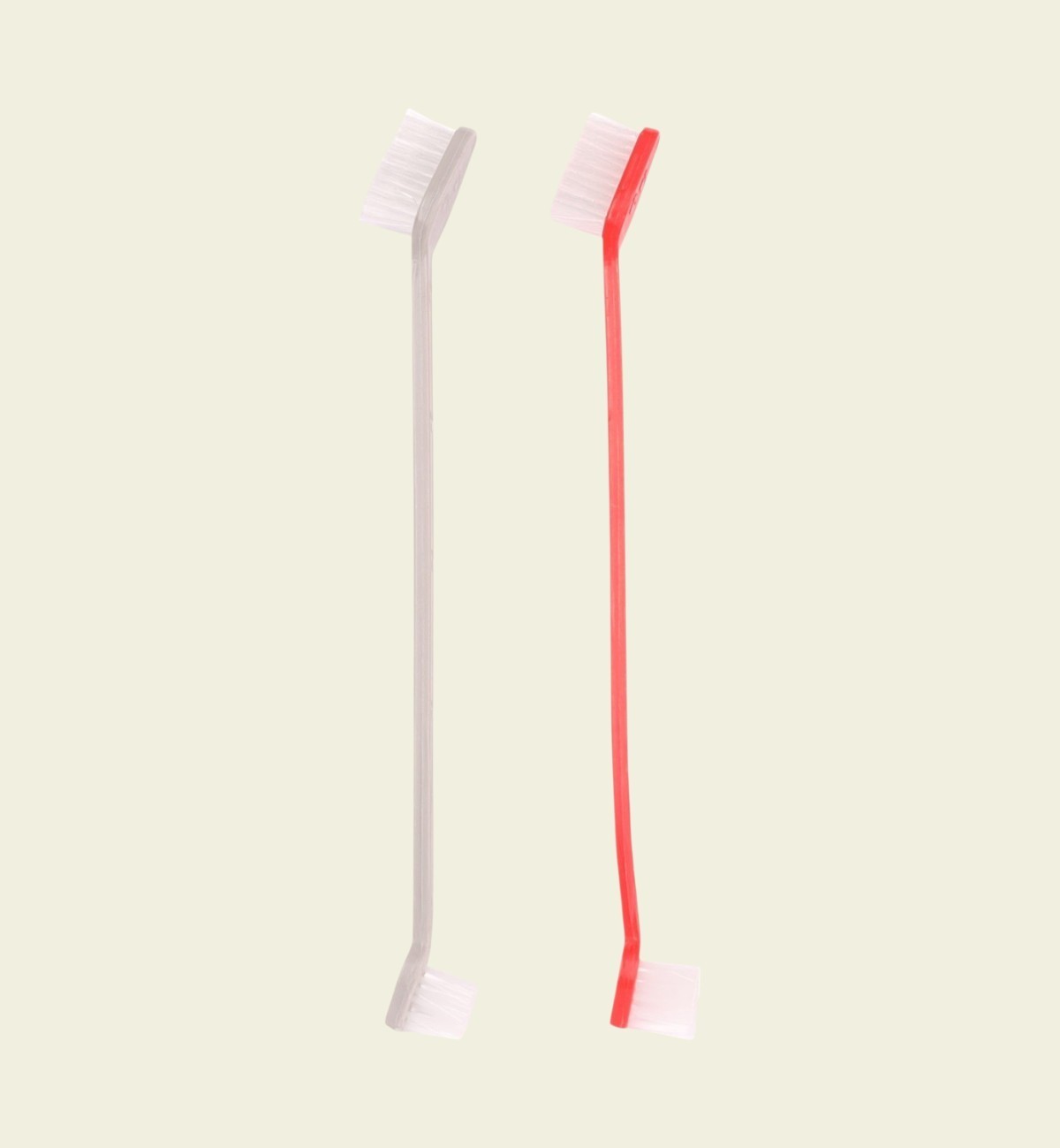 Lot de 2 brosses à dents pour chien Animozen, une rouge et une grise, double face en polypropylène pour une hygiène bucco-dentaire optimale.