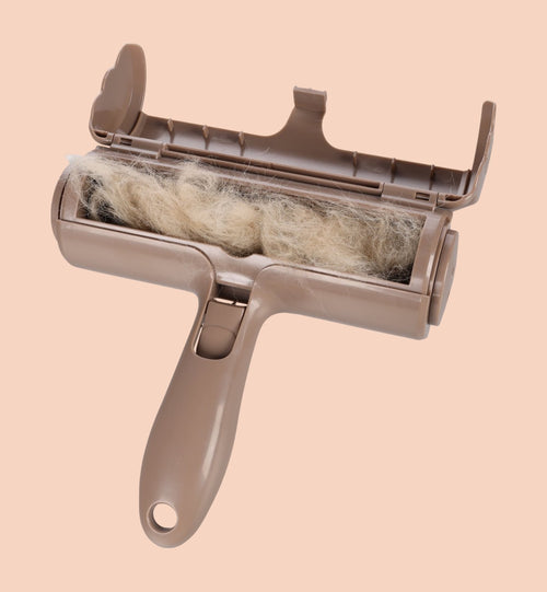 Brosse anti-poils réutilisable Animozen taupe en plastique ABS, idéale pour textiles et grandes surfaces.