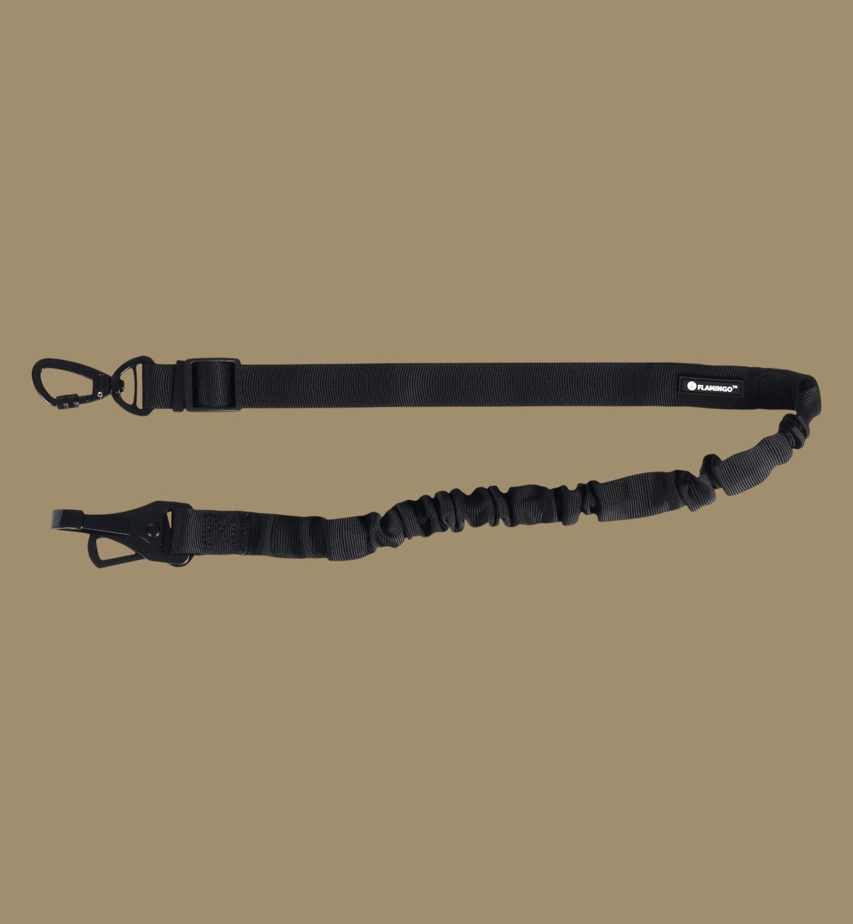 Ceinture de sécurité noire pour chien Sarge en polyester et métal, avec partie élastique et mousquetons.