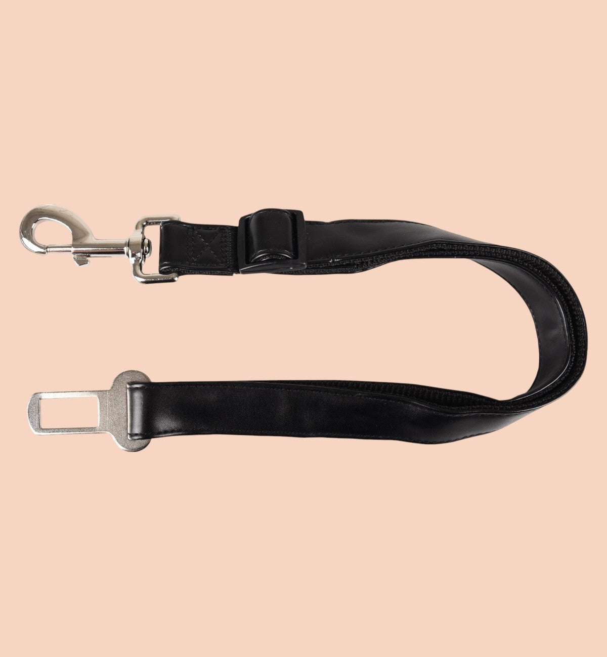 Ceinture de sécurité Kura noire en similicuir pour chien, avec mousqueton et boucle de ceinture, réglable.
