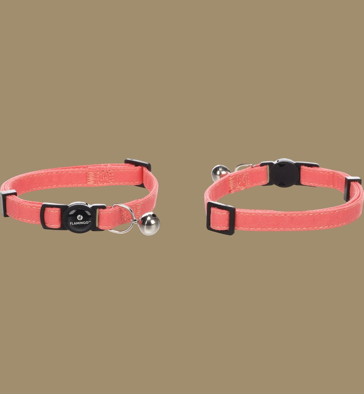 Collier pour chat Animozen Lomi rose saumon en nylon réglable avec clochette et fermeture de sécurité.