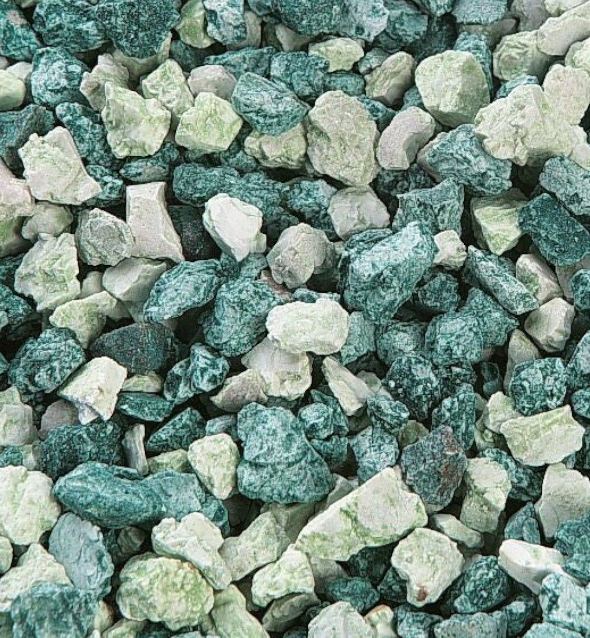 Gravier décoratif Animozen vert bleu pour aquarium, 900g, granulométrie 6-8mm, idéal pour plantes et poissons.