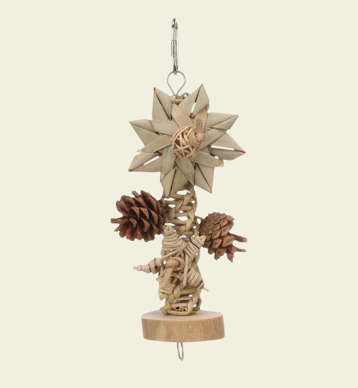 Jouet suspendu naturel Elin Animozen pour oiseaux, en rotin, bois, pommes de pin et feuilles de palmier, avec étoile décorative.