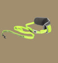 Laisse de jogging Animozen mains libres jaune fluo avec ceinture de hanches, poches et LED intégrée pour chien.