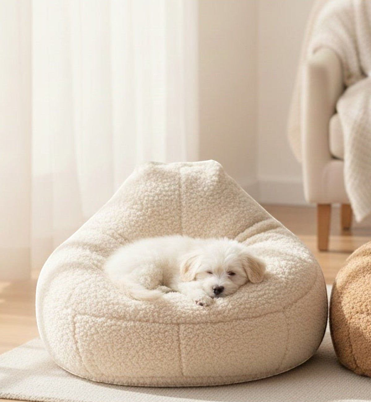 Animozen Panier Sofa beige en peluche sherpa pour chien ou chat, avec rebords rembourrés et fond antidérapant.
