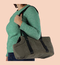 Animozen Sac de transport Alessia vert en velours côtelé, 46x23x25 cm, pour chiens jusqu'à 6kg.