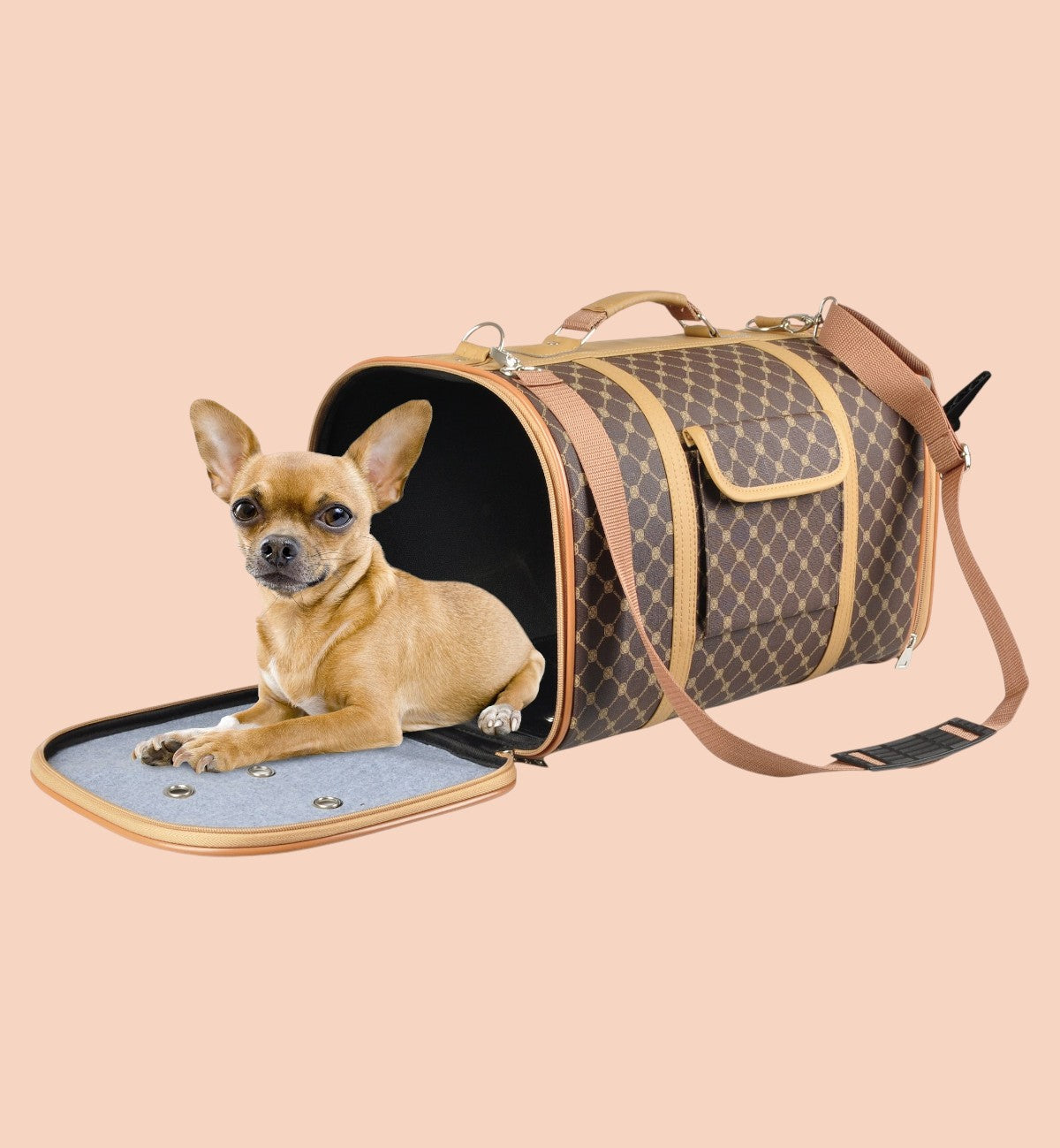 Animozen Sac de Transport pour Chien Chloe 2 Brun, en similicuir à motif carreaux, avec un petit chien chihuahua. 45x26x26 cm.