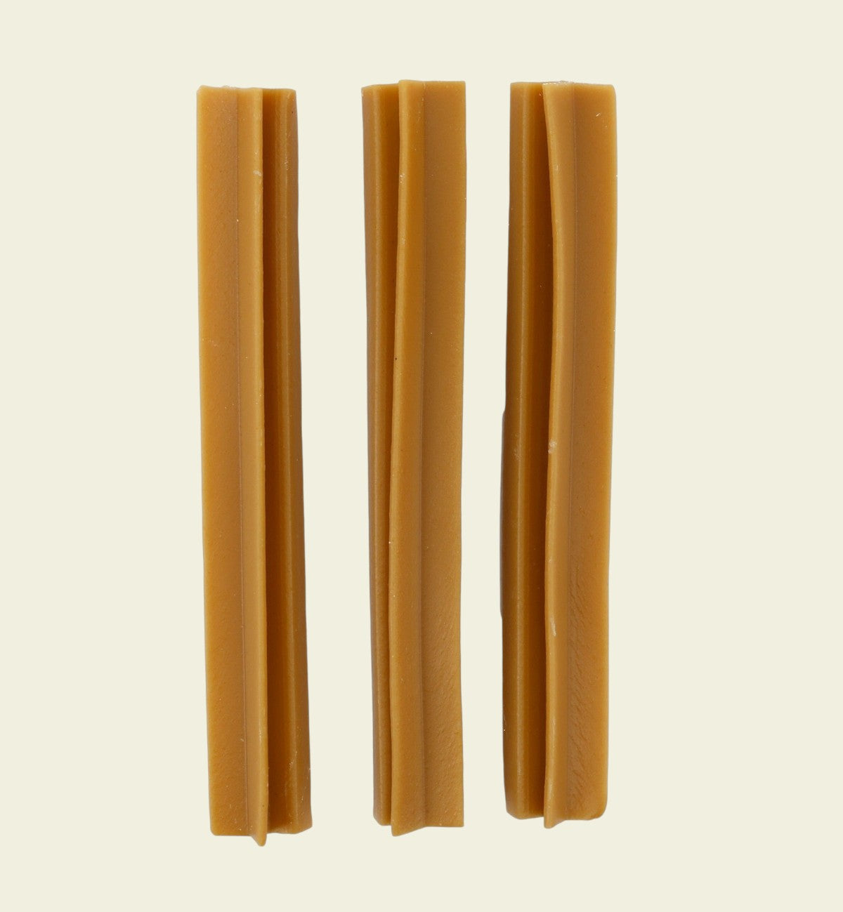 Animozen Veggie sticks with pineapple flavour for adult dogs, made from sweet potato, gluten-free.